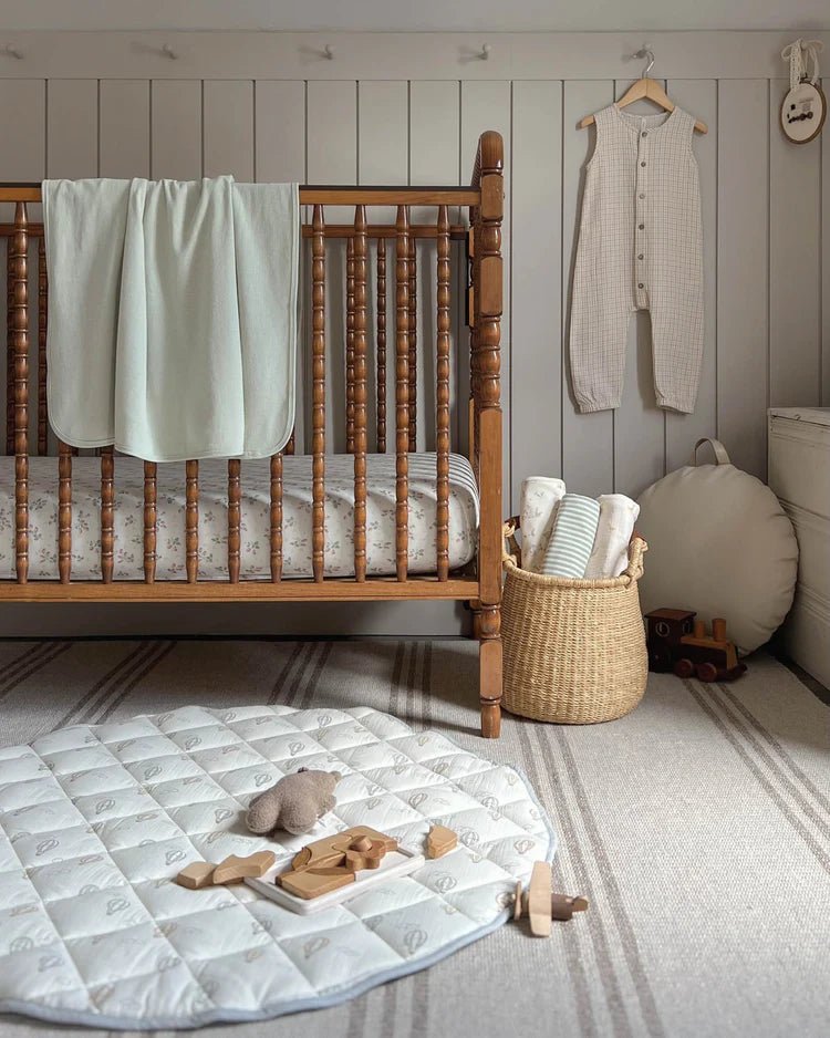 Bamboo Crib Sheet || Strawberries