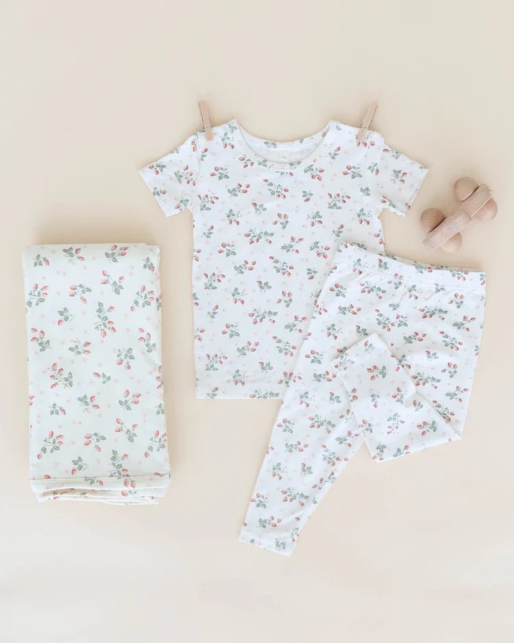 Bamboo Short Sleeve Pajama Set || Strawberries