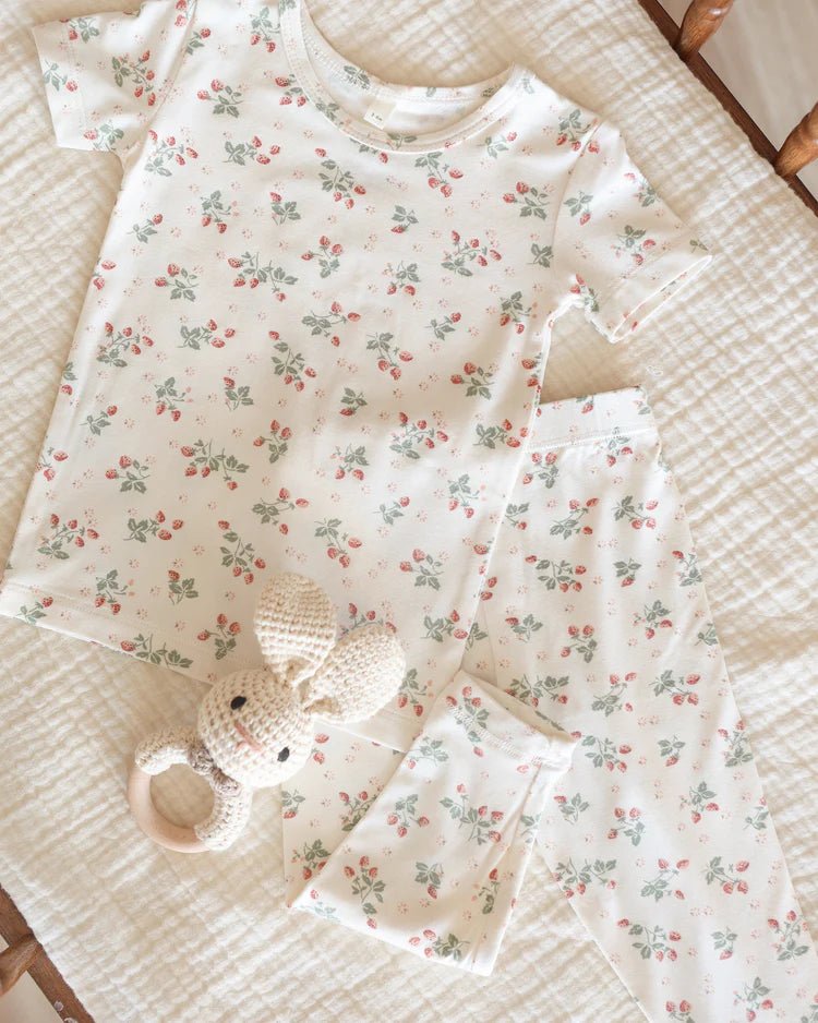 Bamboo Short Sleeve Pajama Set || Strawberries