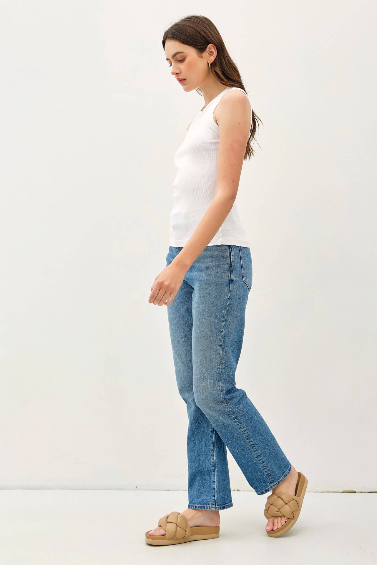 Basic Round Neck Tank Top || White