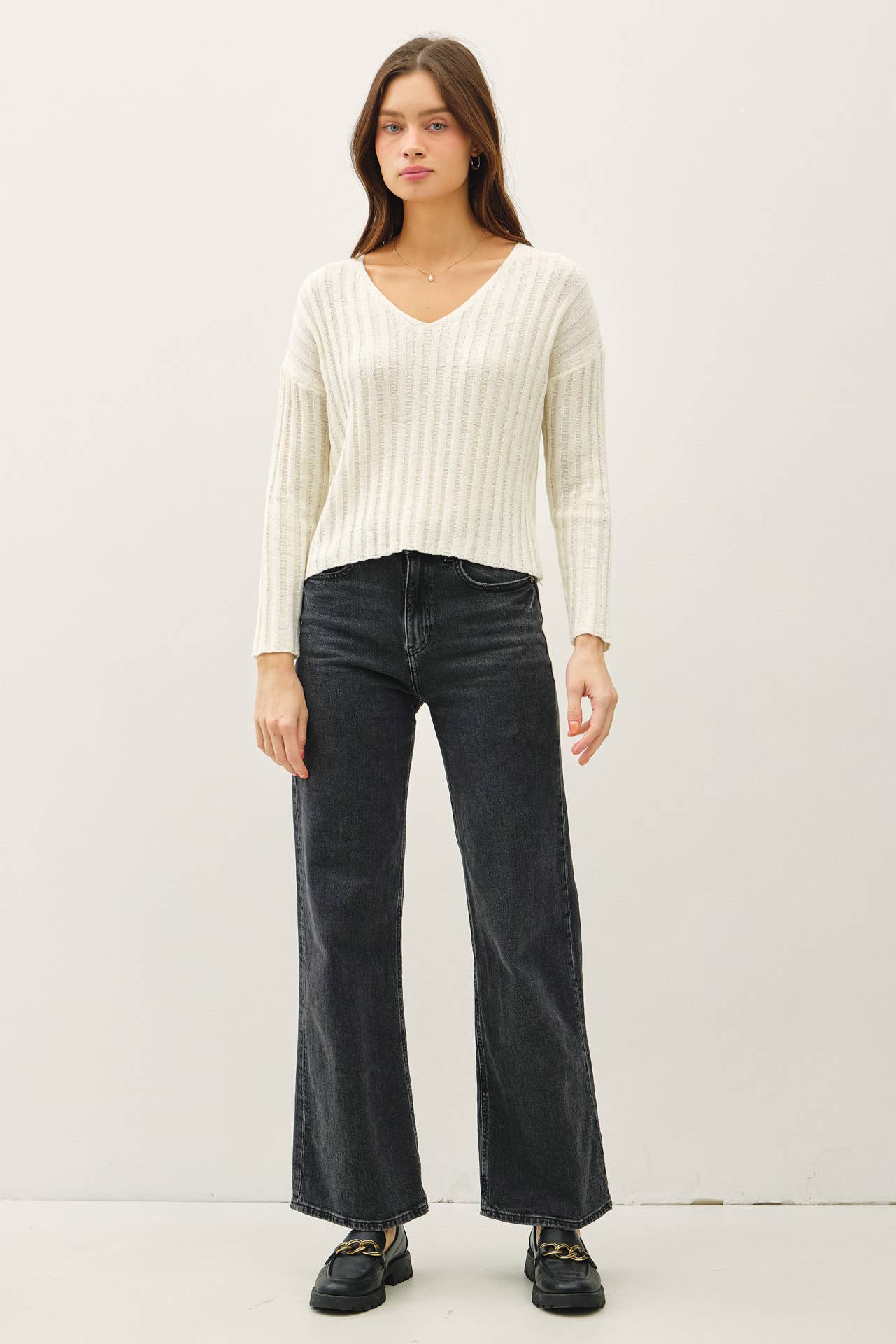 RAISED RIB V-NECK SWEATER | Ivory