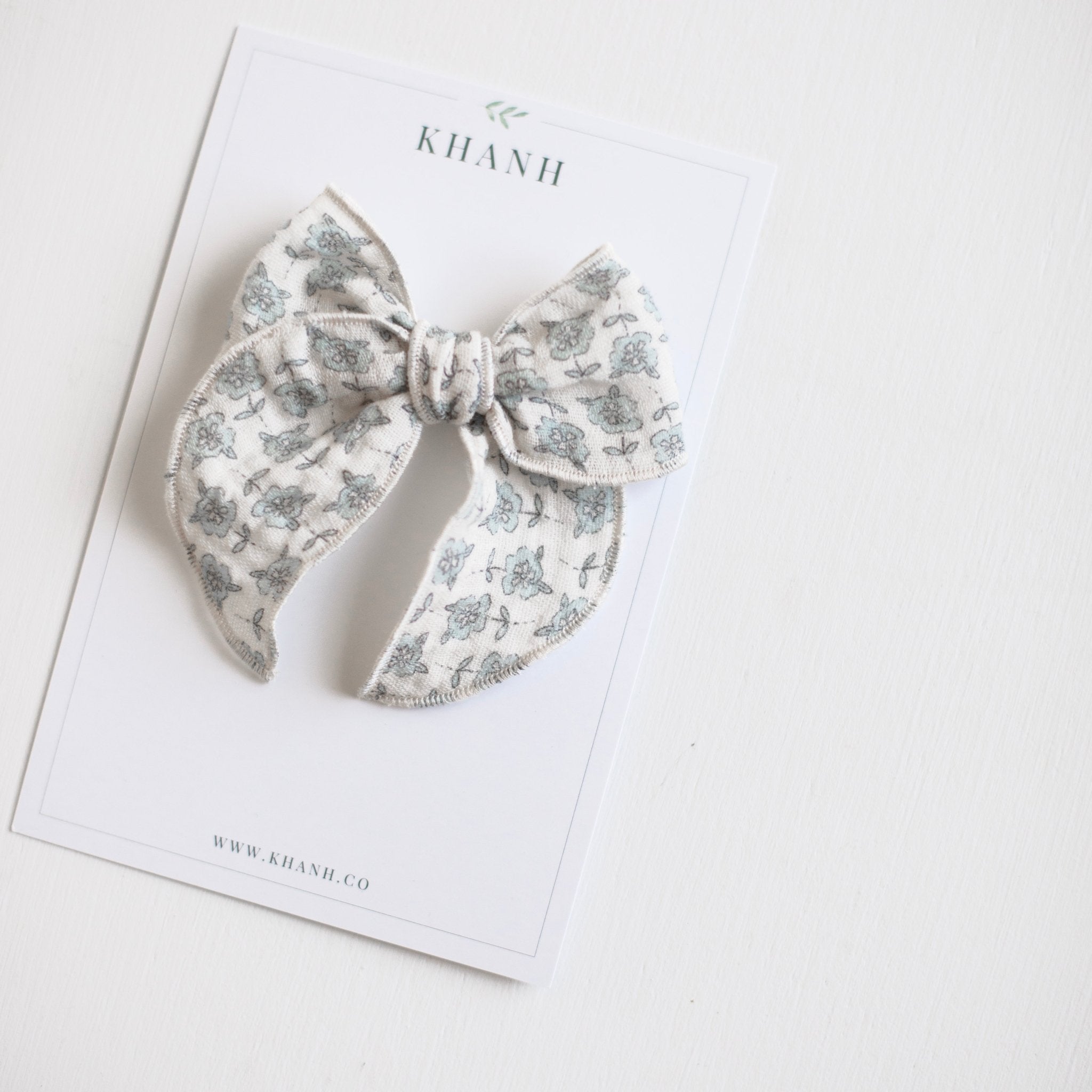 Briar | Medium Whimsical Bow