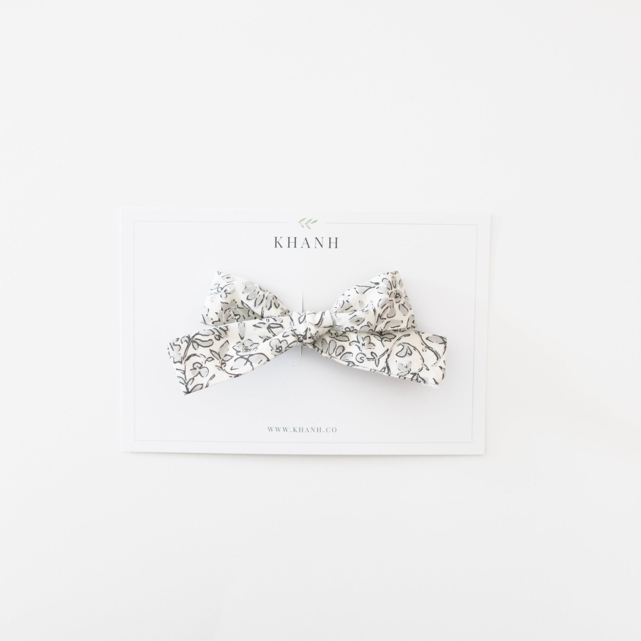 Caroline | Medium Hand Tied Bow