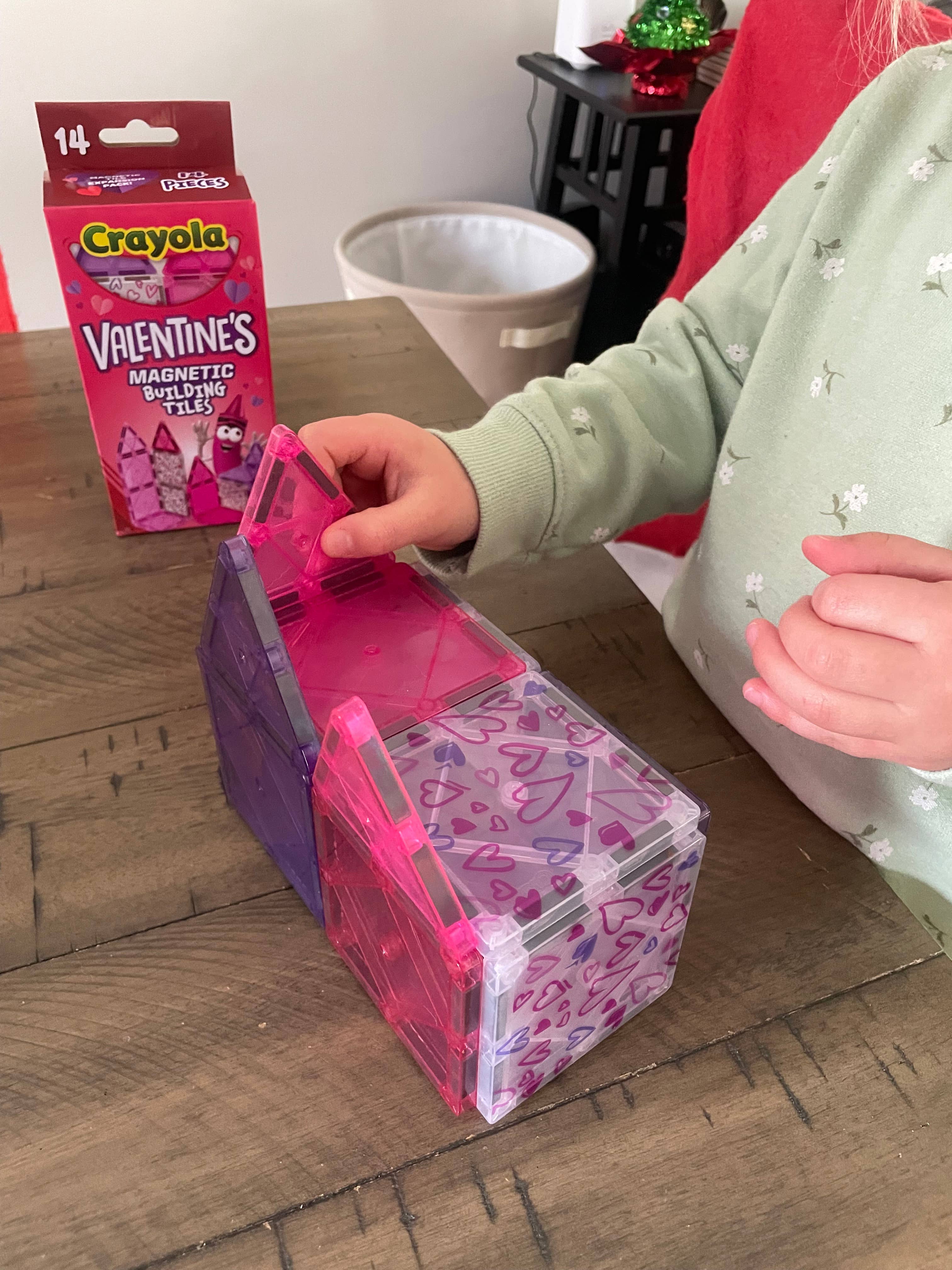 Crayola Valentine's Day Magnetic Tiles 14-Piece
