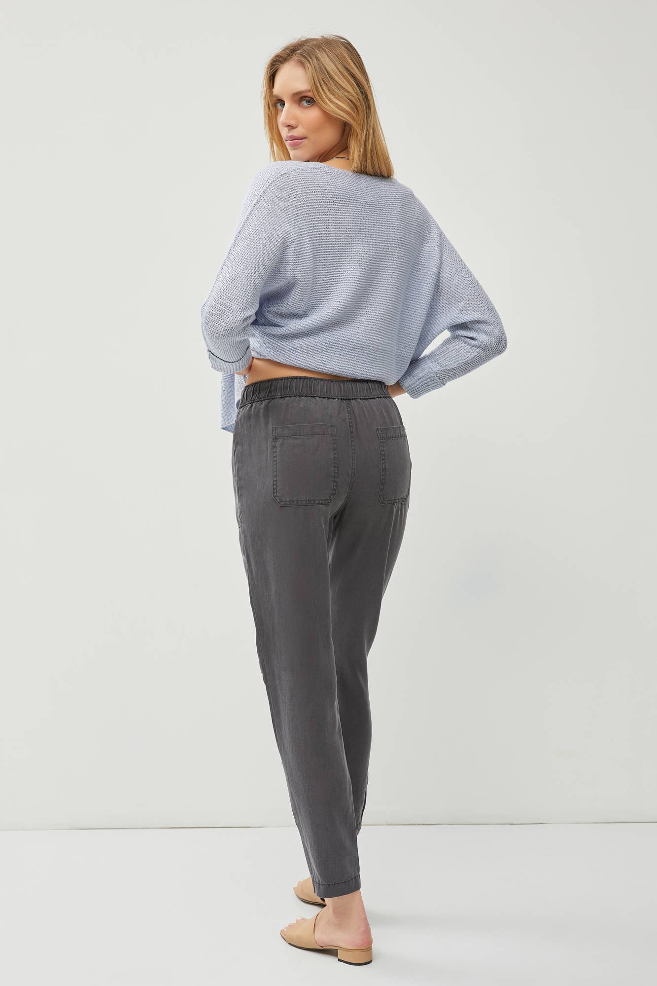 TENCEL TAPERED PANTS | CHARCOAL