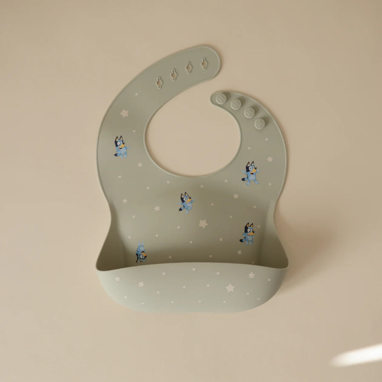 Bluey x Mushie Silicone Baby Bib || Bluey Sage