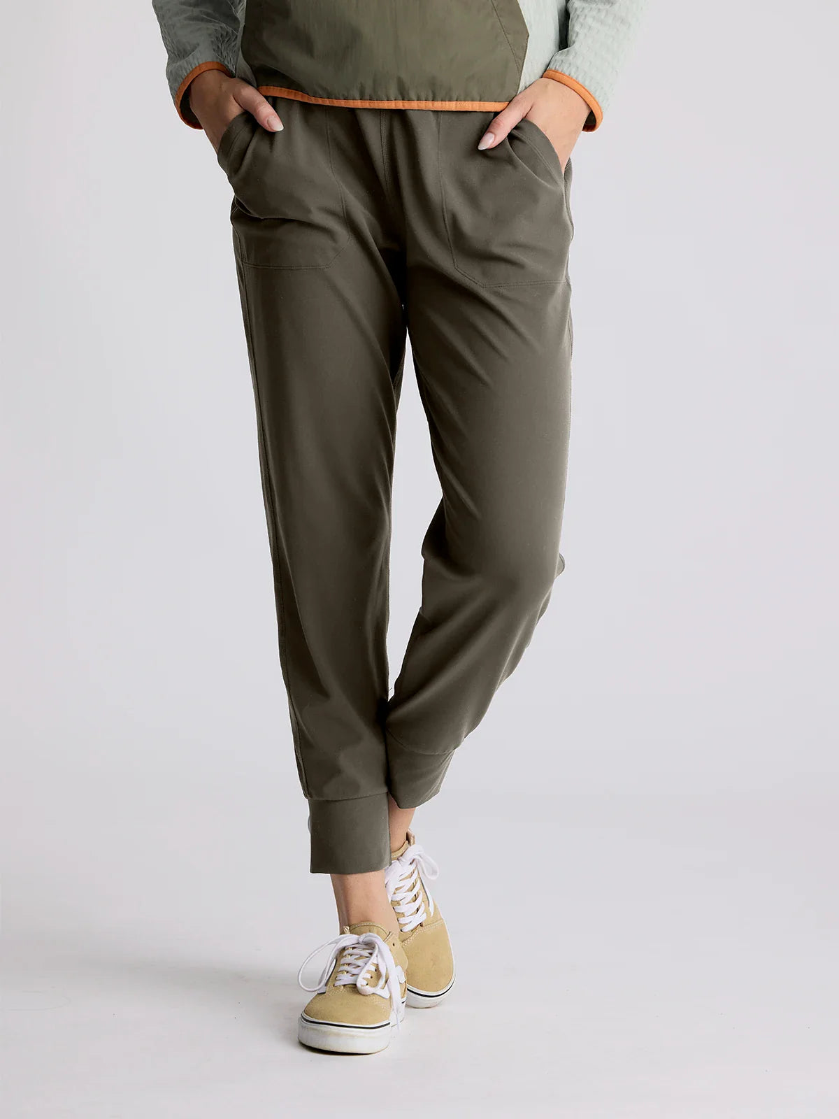 Women's Highmile Jogger || Smokey Olive