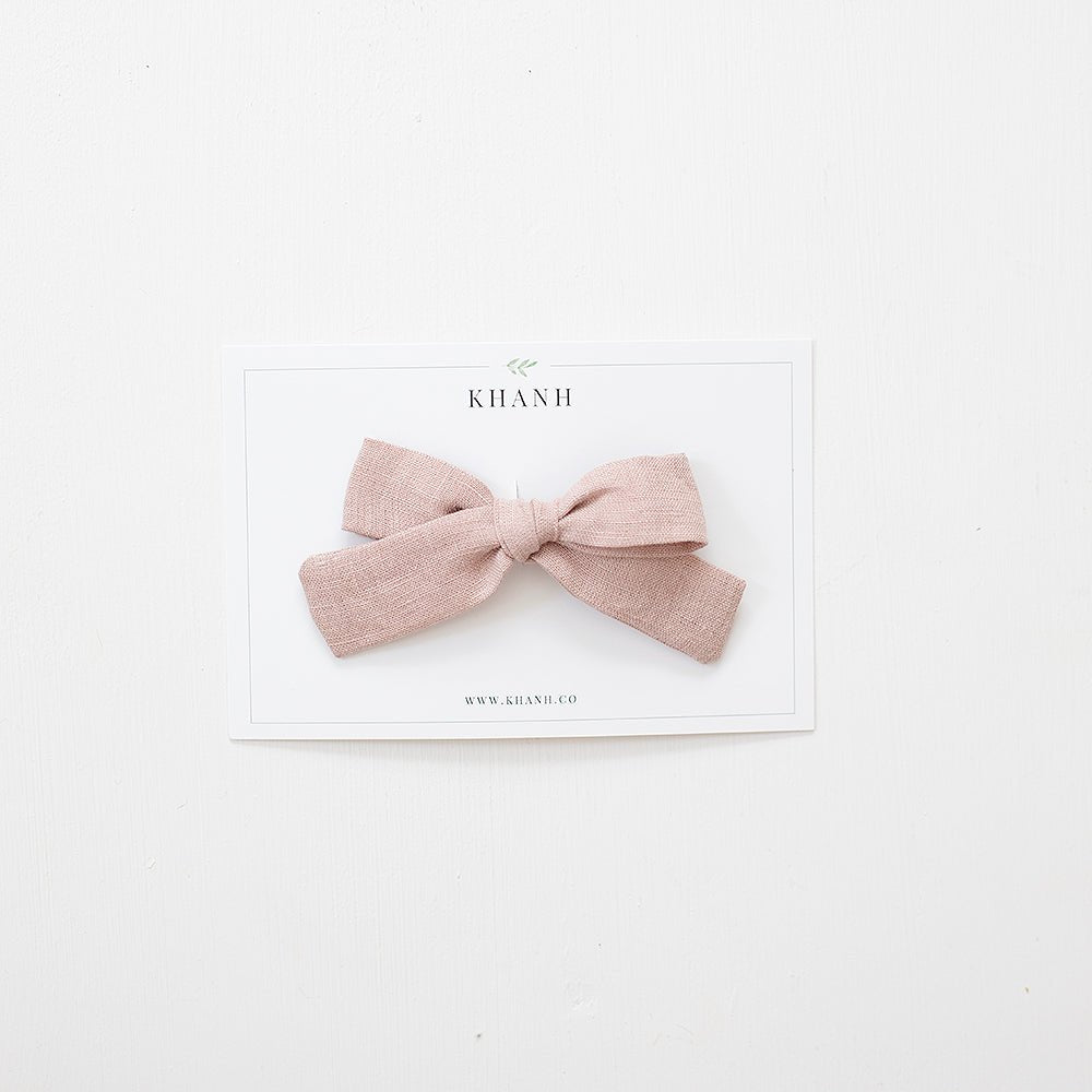 Gracious rose | Medium Hand Tied Bow