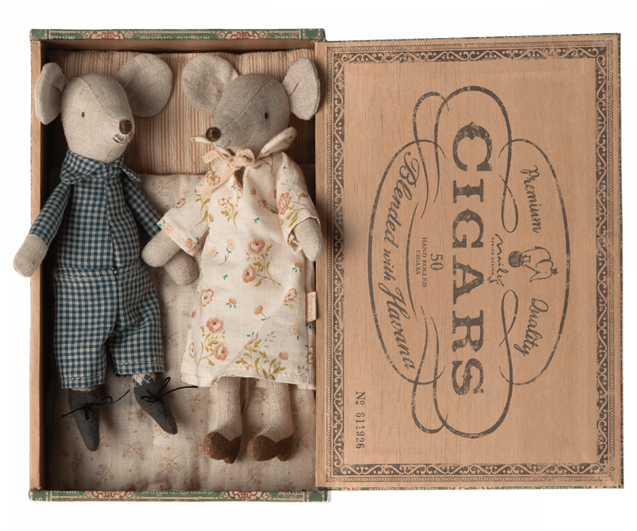 Grandma and Grandpa mice in cigarbox