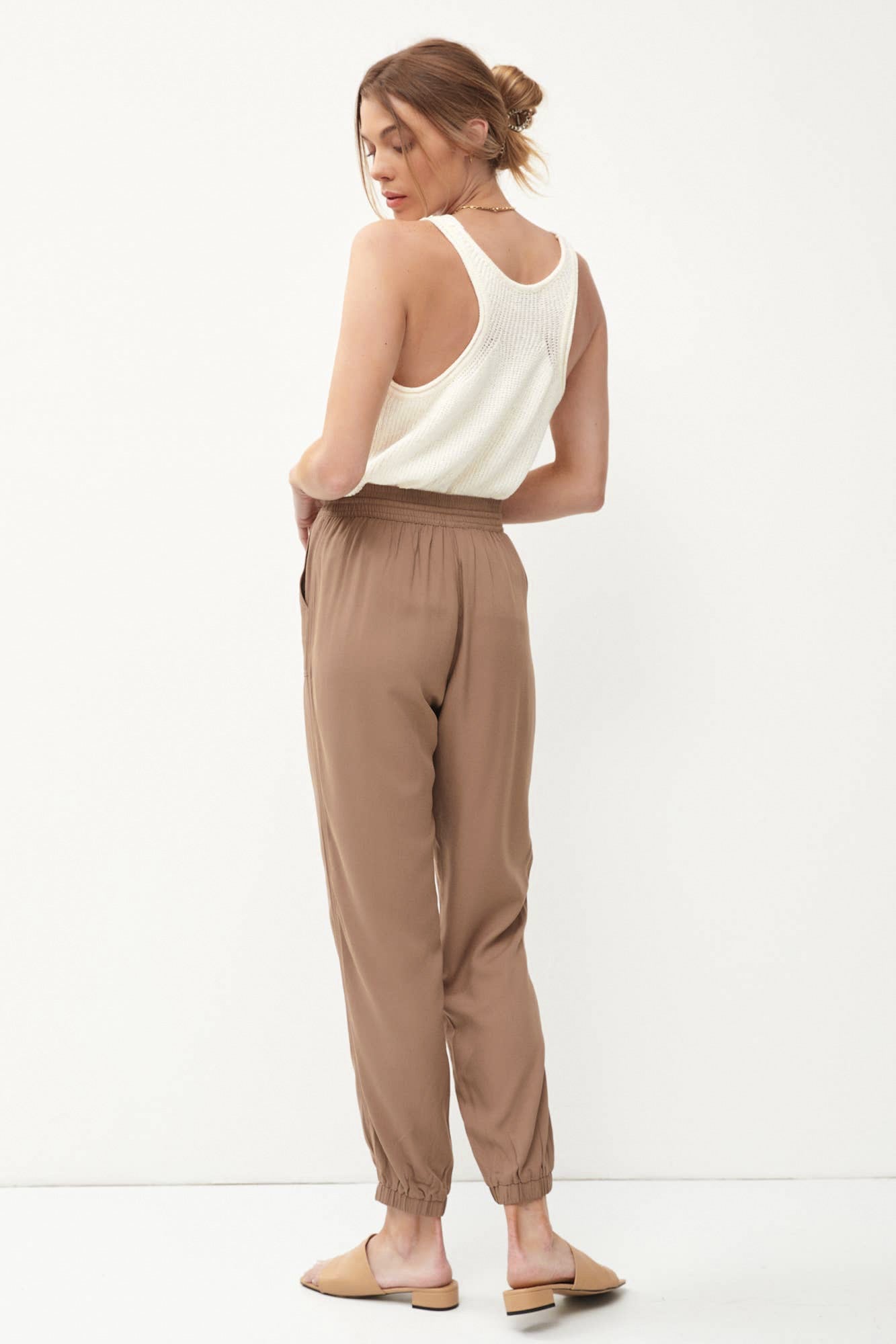 HIGH RISE ELASTIC DRAWSTRING JOGGER PANTS | Dark Taupe