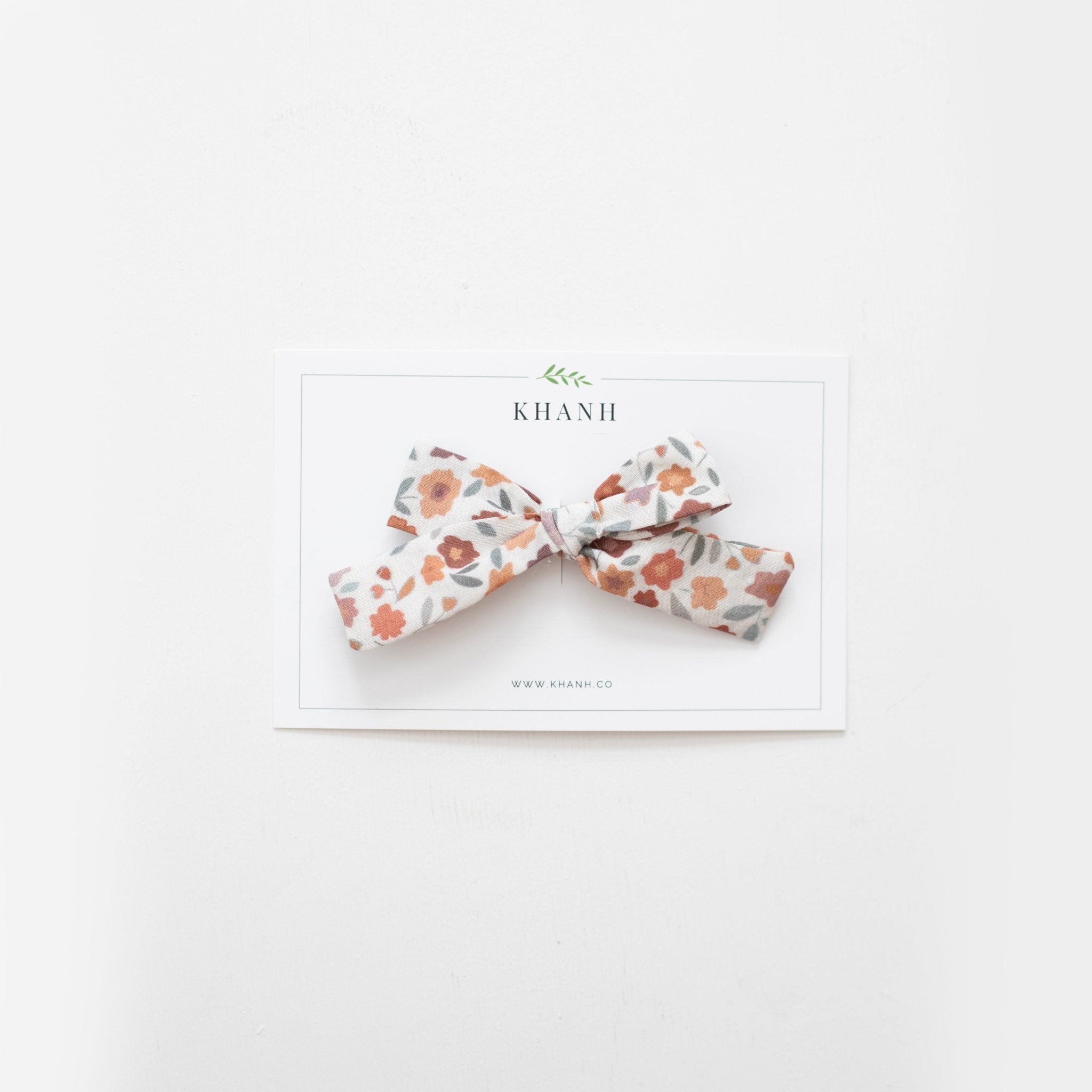 Iris | Medium Hand Tied Bow