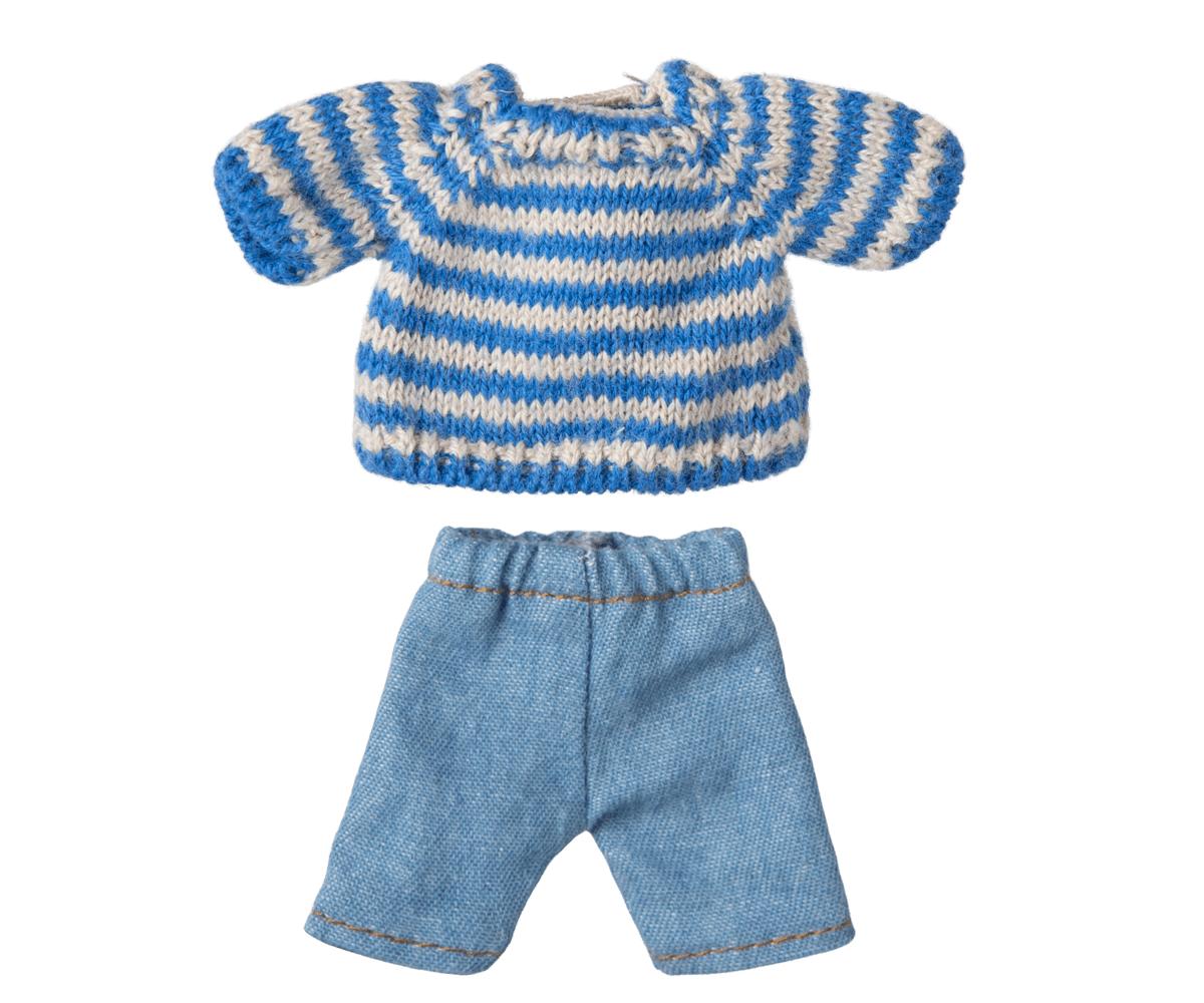 Knitted sweater and pants, Big brother mouse