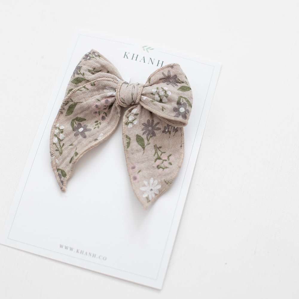 Mabel | Medium Whimsical Bow