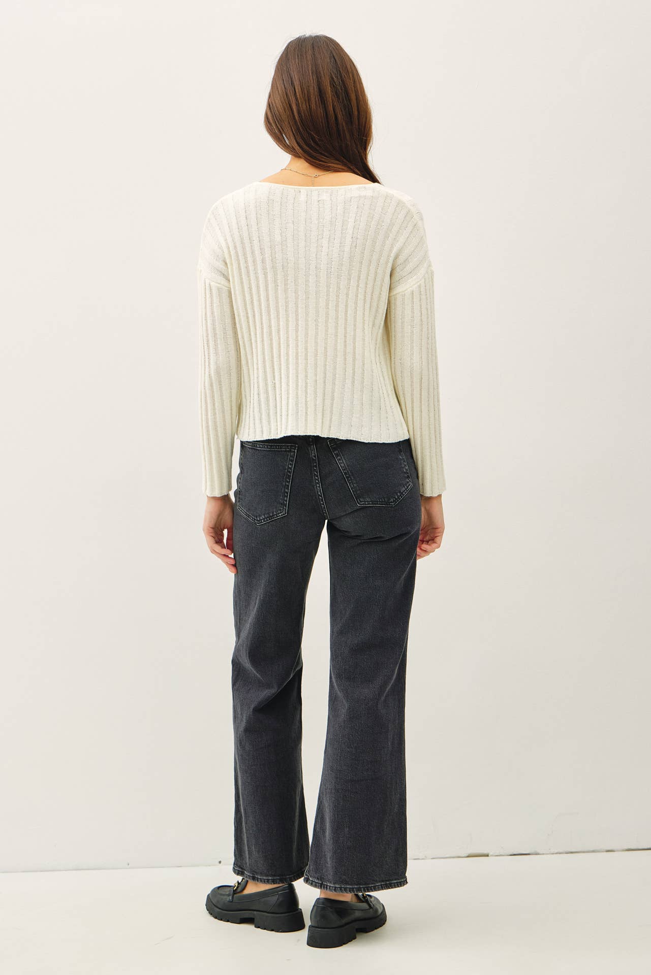 RAISED RIB V - NECK SWEATER | Ivory