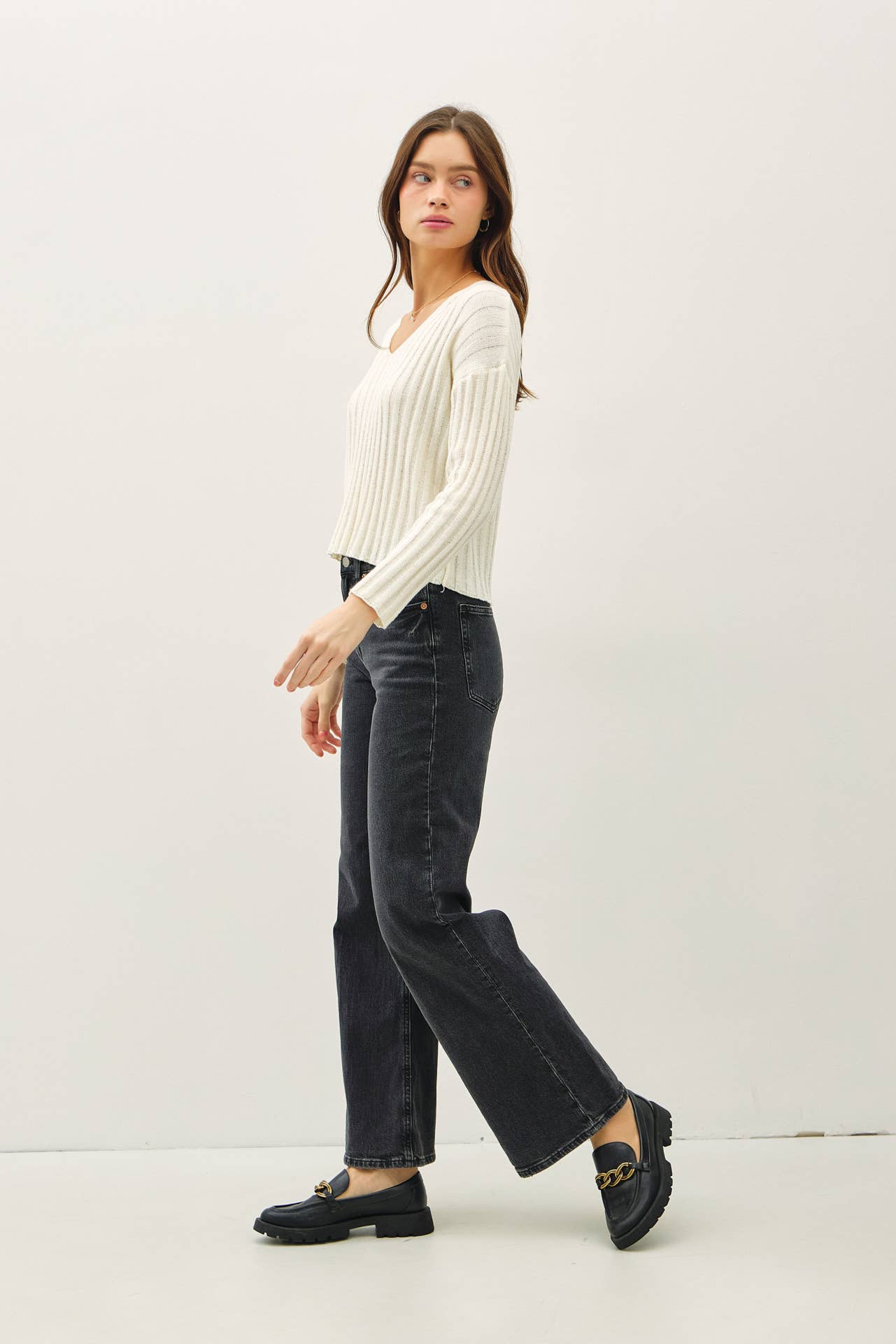 RAISED RIB V - NECK SWEATER | Ivory
