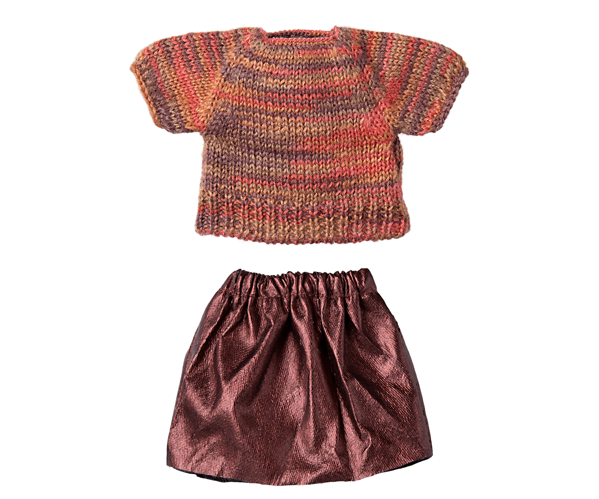 Skirt and knitted blouse, Mum mouse