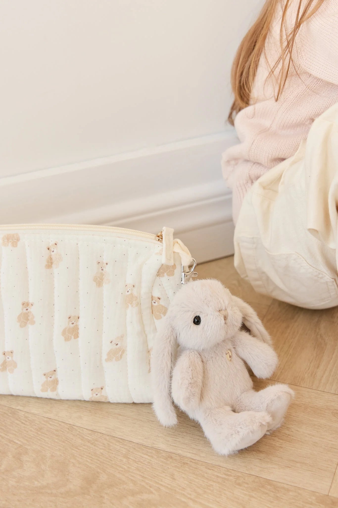 Snuggle Bunnies Penelope Keyring || Beige
