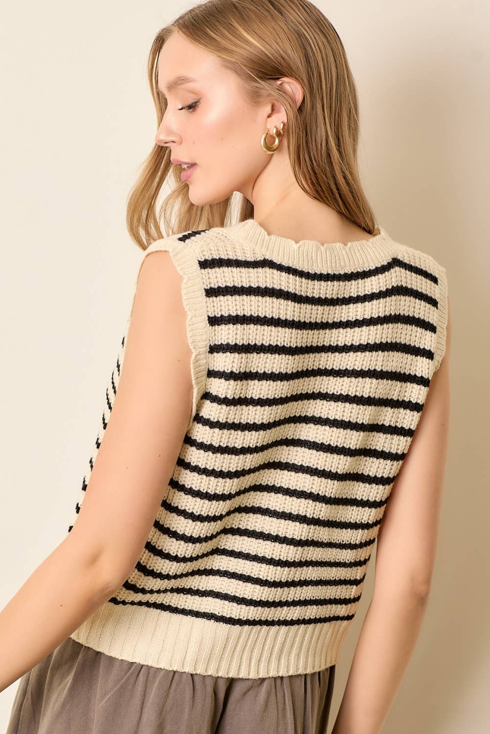 STRIPED SWEATER VEST