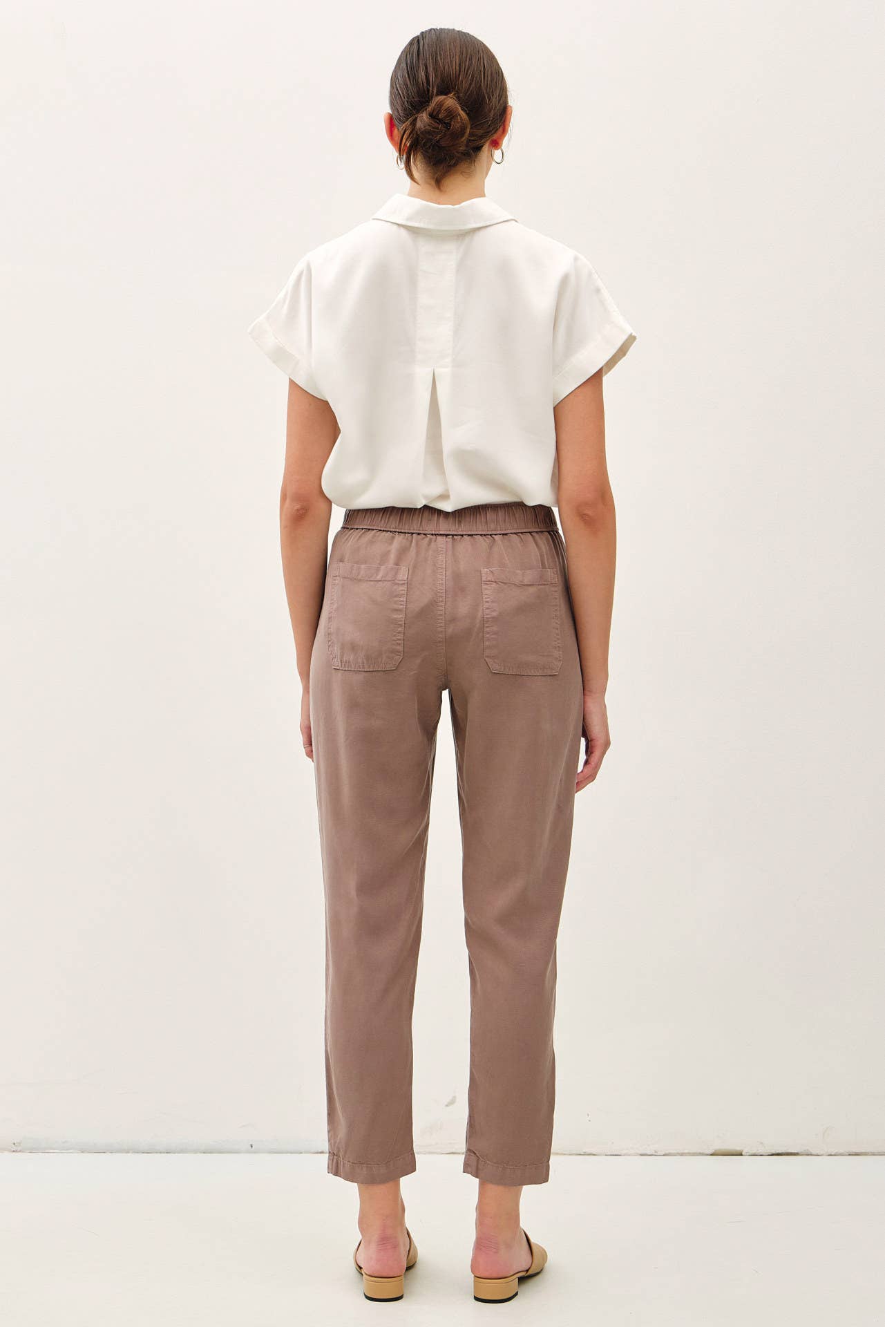 THE LARA TENCEL ANKLE PANTS | Cocoa Brown