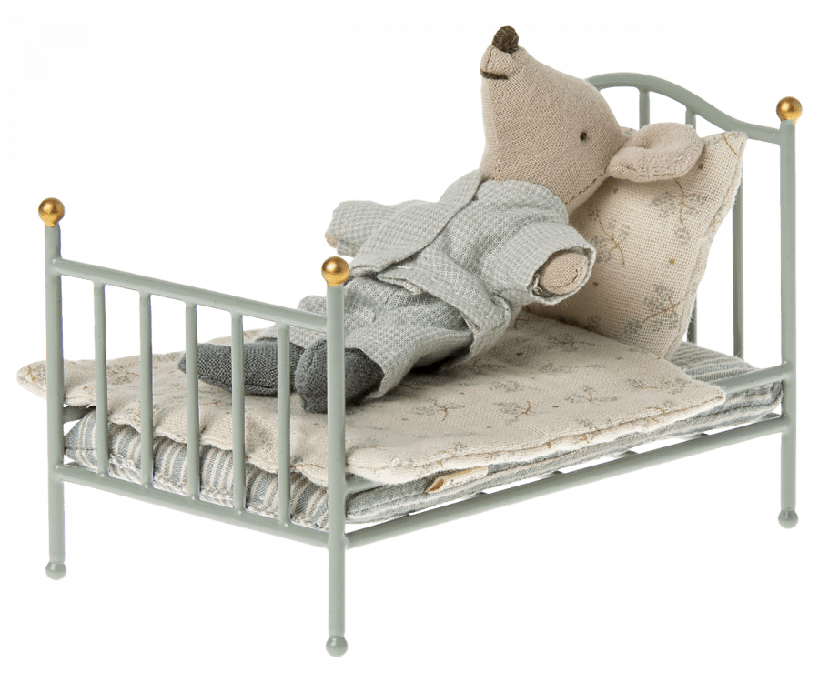 Vintage Bed | Mint