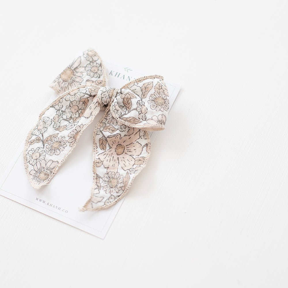 Chloe | Oversize Whimsical Bow