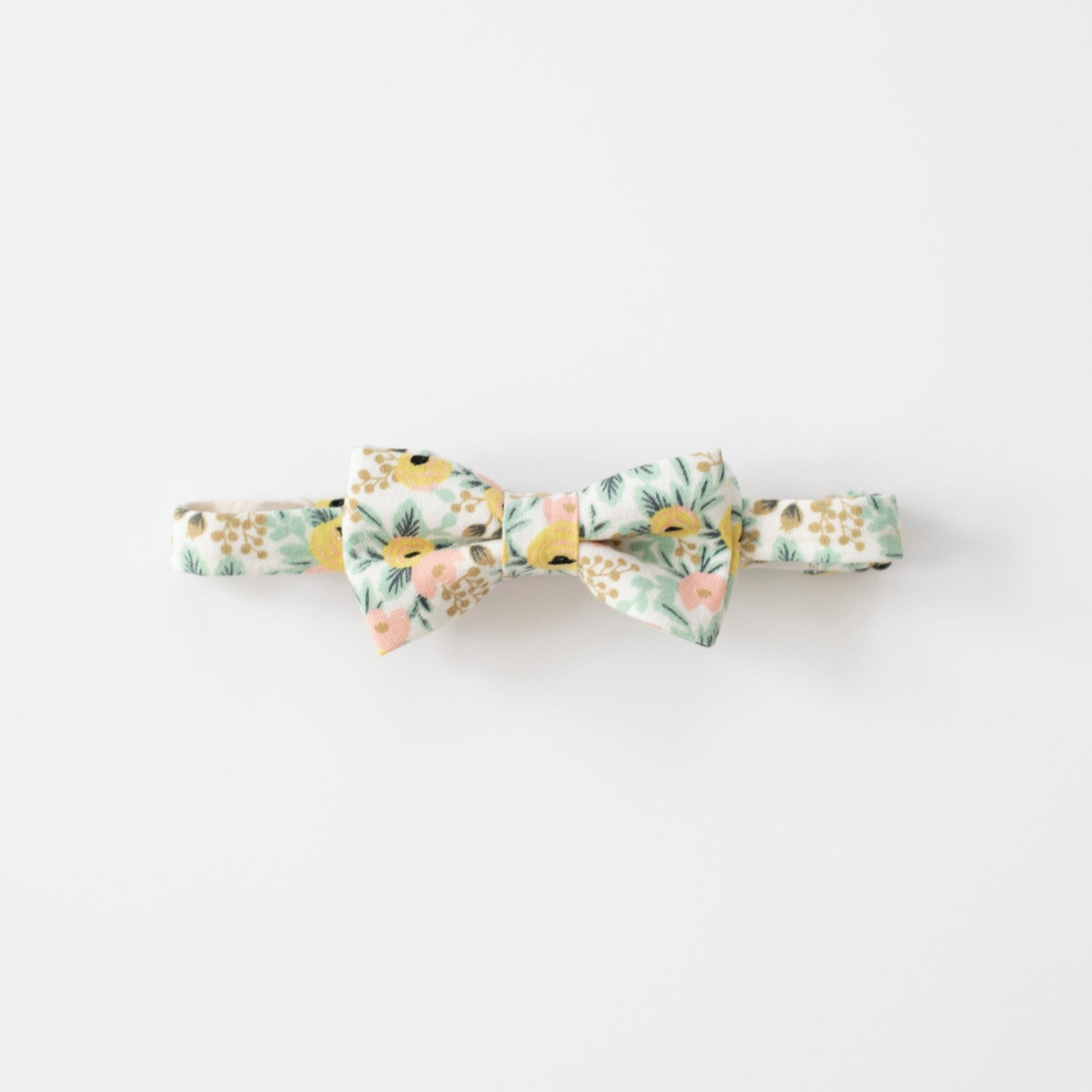 Cream Rosa | Bow Tie