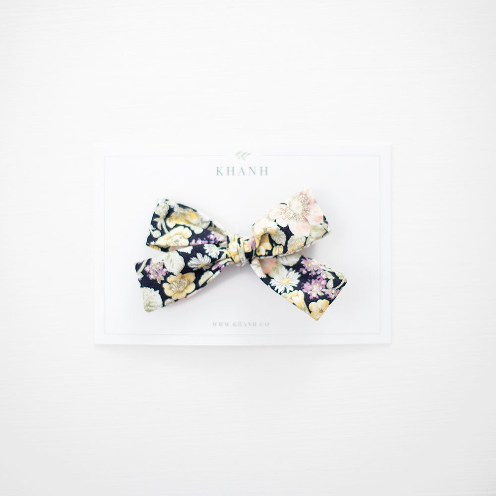 Glen | Medium Hand - Tied Bow